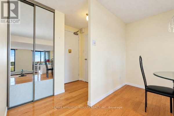 Kitchen - 408 - 415 Greenview Avenue, Ottawa, ON K2B8G5 Photo 4