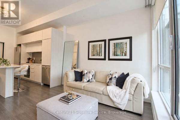Living room - 408 - 55 Regent Park Boulevard, Toronto, ON M5A0C2 Photo 3