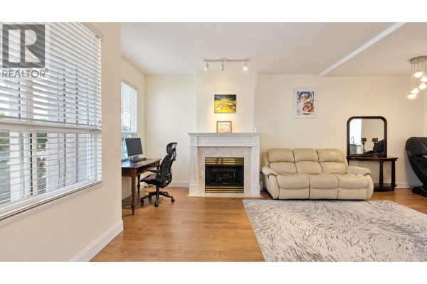 408 1485 Parkway Boulevard, Coquitlam, BC V3E3E6 Photo 2