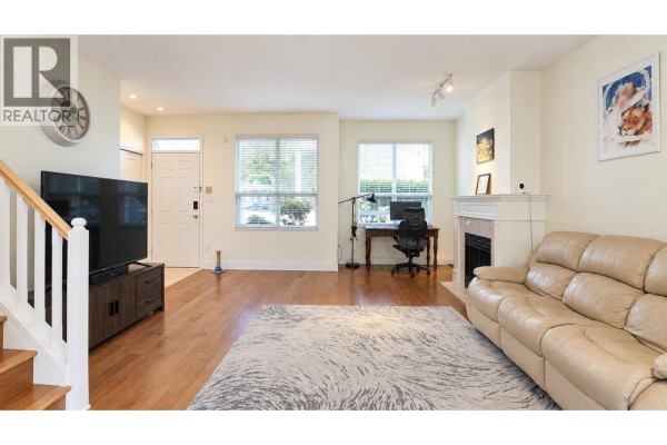 408 1485 Parkway Boulevard, Coquitlam, BC V3E3E6 Photo 3