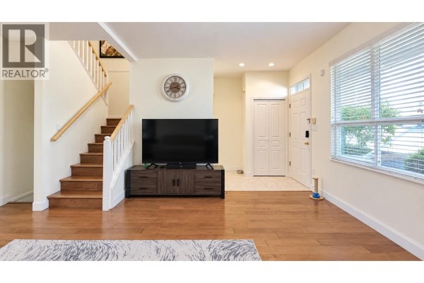 408 1485 Parkway Boulevard, Coquitlam, BC V3E3E6 Photo 4