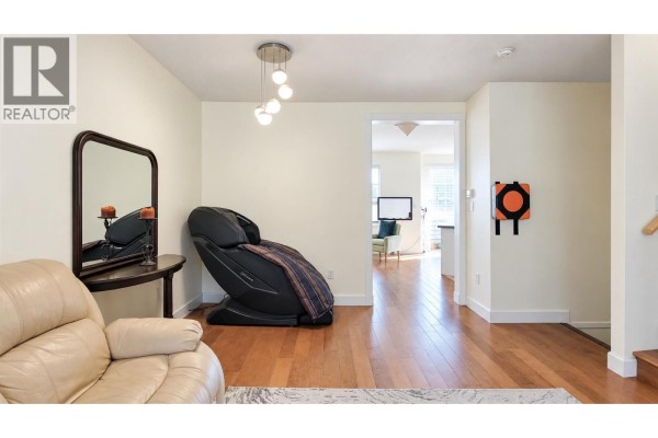 408 1485 Parkway Boulevard, Coquitlam, BC V3E3E6 Photo 5