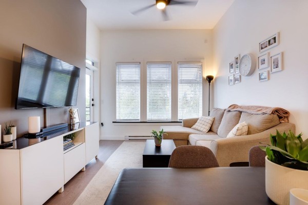 408 20062 Fraser Highway, Langley, BC V3A0E6 Photo 4