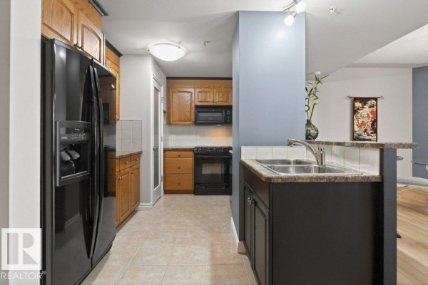 Den - #408 9020 Jasper Av Nw, Edmonton, AB T5H3S8 Photo 4