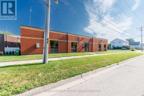 408 Jarvis Street, Fort Erie, ON L2A2T1 Photo 3