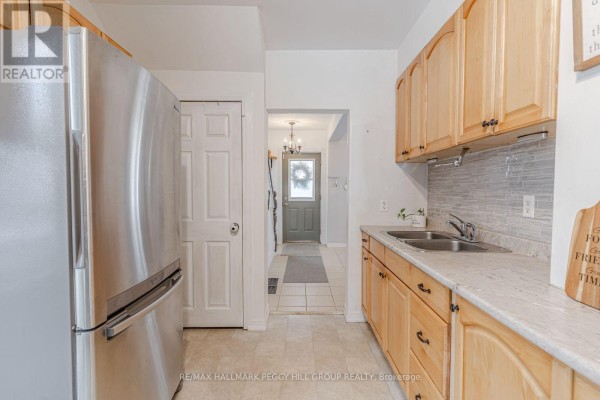 Family room - 408 Regent Street, Orillia, ON L3V4C9 Photo 5