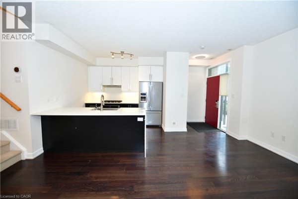 Bedroom - 4080 Parkside Village Drive Unit# 3, Mississauga, ON L5B0K2 Photo 4
