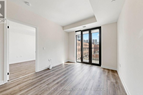 Living room - 409 - 123 Portland Street, Toronto, ON M5V2N4 Photo 4