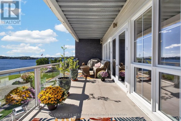 Living room - 409 - 130 Water Street, Gananoque, ON K7G0A8 Photo 4
