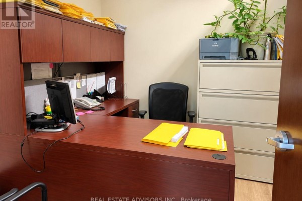 409 - 1585 Markham Road, Toronto, ON M1B2W1 Photo 4