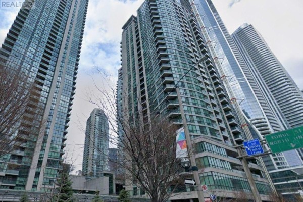 409 - 16 Yonge Street, Toronto, ON M5E2A1 Photo 2
