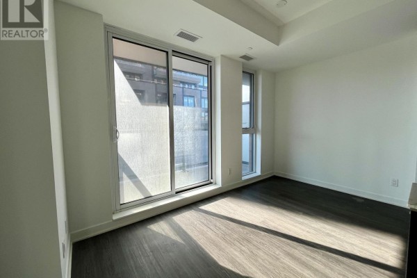 409 - 185 Alberta Avenue, Toronto, ON M6C1C5 Photo 2