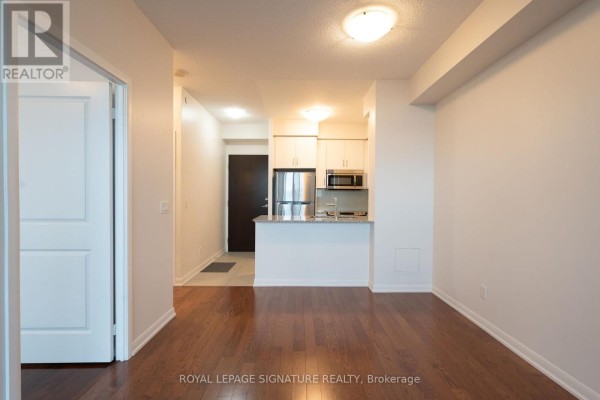 Kitchen - 409 - 215 Sherway Gardens Road, Toronto, ON M9C0A4 Photo 4