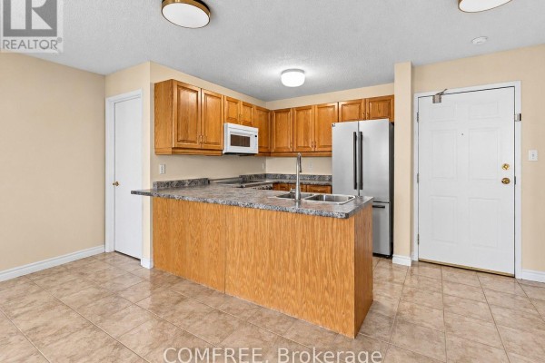 409 - 3000 Sandwich Street, Windsor, ON N9C4G3 Photo 4