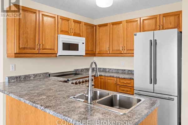 409 - 3000 Sandwich Street, Windsor, ON N9C4G3 Photo 5