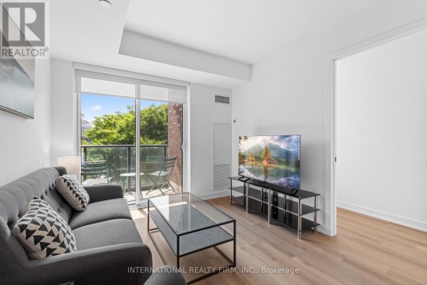 Bedroom 2 - 409 - 5 Lakeview (short Term) Avenue, Toronto, ON M6H0H3 Photo 5