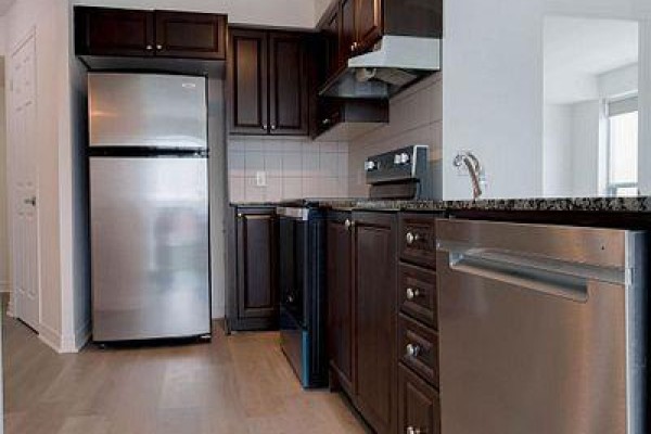 409 - 60 Fairfax Crescent, Toronto, ON, photo 3