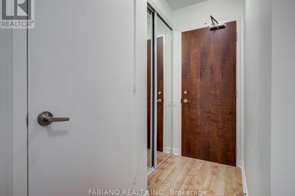 409 - 85 Bloor Street E, Toronto, ON M4W0A8 Photo 5