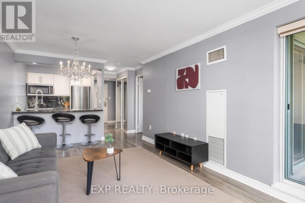 Kitchen - 409 - 889 Bay Street, Toronto, ON M5S3K5 Photo 4