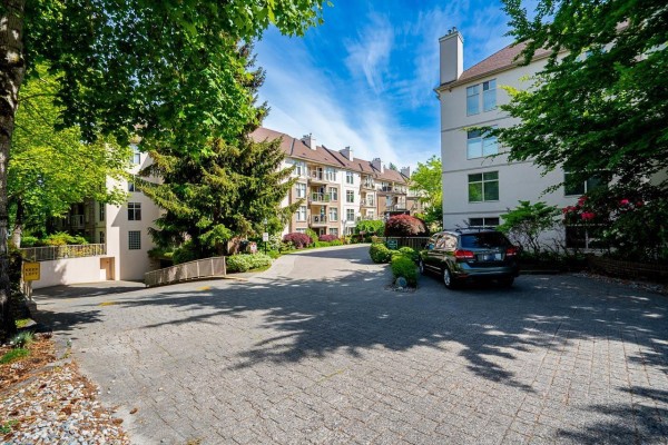 409 15340 19a Avenue, Surrey, BC V4A9W1 Photo 2
