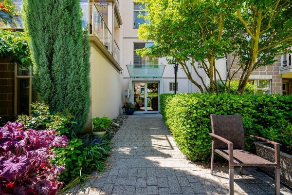 409 15340 19a Avenue, Surrey, BC V4A9W1 Photo 5