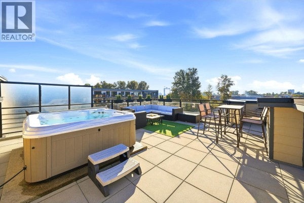 409 733 W 14th Street, North Vancouver