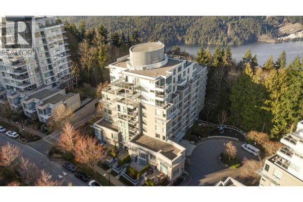 409 9232 University Crescent, Burnaby, BC V5A0A3 Photo 3