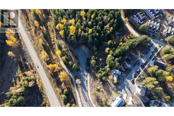 409 Centennial Place, Rossland, BC V0G1Y0 Photo 5
