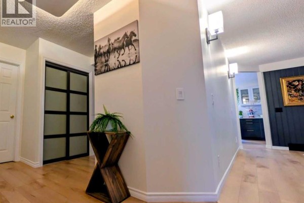 Family room - 409 Citadel Hills Circle Nw, Calgary, AB T3G3V4 Photo 4