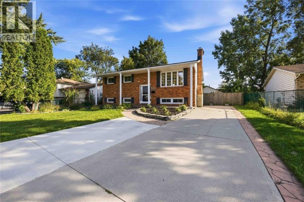 4pc Bathroom - 409 Huxley Avenue, Sarnia, ON N7S4Z1 Photo 2