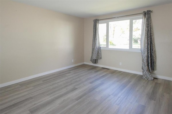 Primary Bedroom - 409 Kent Road, Winnipeg, MB R2L1Y2 Photo 4