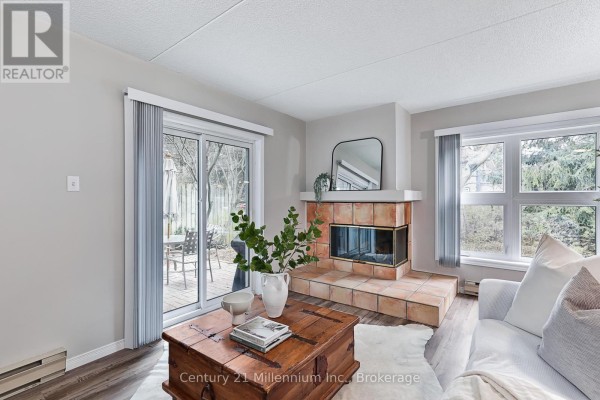 Living room - 409 Mariners Way, Collingwood, ON L9Y5C7 Photo 4