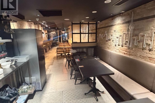 409 Spadina Avenue, Toronto, ON M5T2G6 Photo 5
