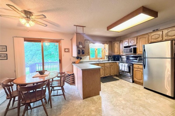 409 Third Street, Neepawa, MB R0J1H0 Photo 5