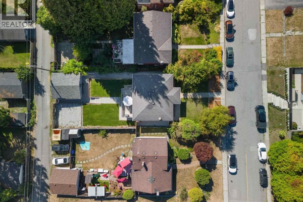 409 W 27th Street, North Vancouver, BC V7N2H7 Photo 5