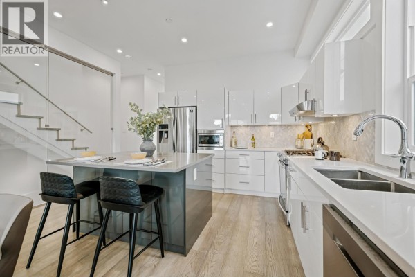 409 W Keith Road, North Vancouver, BC V7M1M2 Photo 5