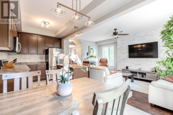 Living room - 41 - 170 Palacebeach Trail, Hamilton, ON L8E0H2 Photo 4