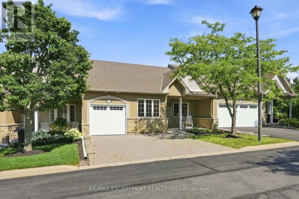 41 - 212 Stonehenge Drive, Hamilton, ON, photo 2