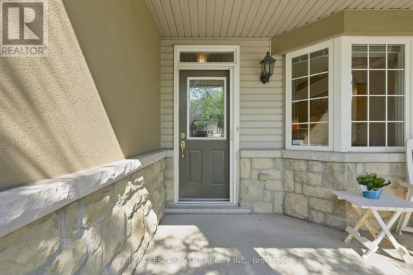 41 - 212 Stonehenge Drive, Hamilton, ON, photo 3
