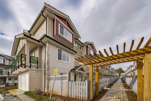 41 13898 64 Avenue, Surrey, BC V3W1L6 Photo 2