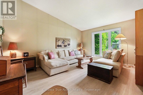 41 Aldgate Crescent, Ottawa Photo 4