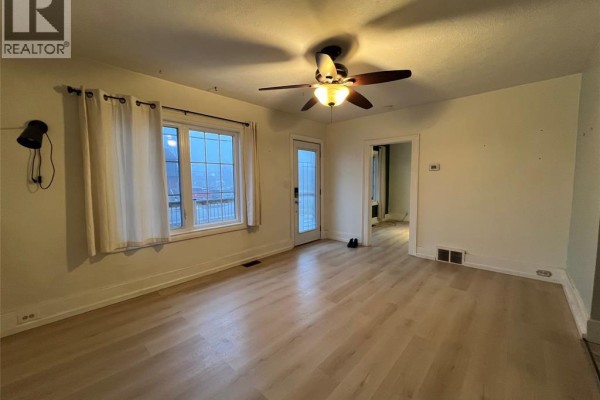 Living room/Dining room - 41 Alexandra Unit# Room 1, Chatham, ON N7M1X9 Photo 5