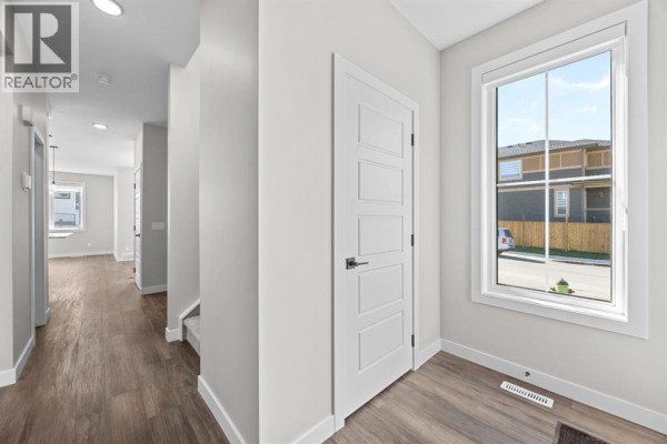 Living room - 41 Ambleton Boulevard Nw, Calgary, AB T3P1W9 Photo 5