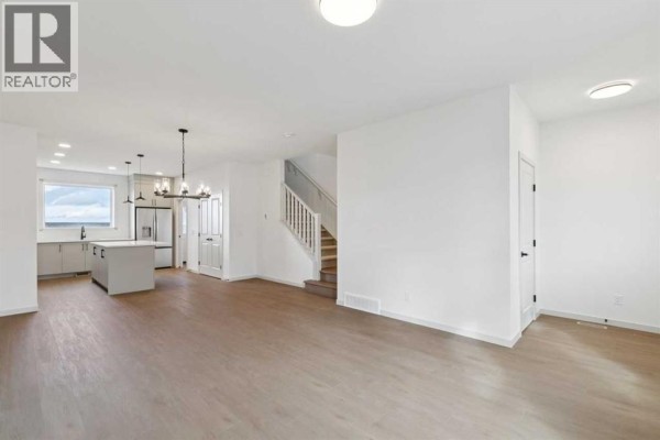 4pc Bathroom - 41 Bluerock Hill Sw, Calgary, AB T2Y0V7 Photo 5