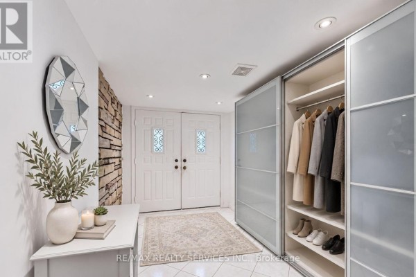 Bedroom 4 - 41 Brookland Drive, Brampton, ON L6T2M6 Photo 4