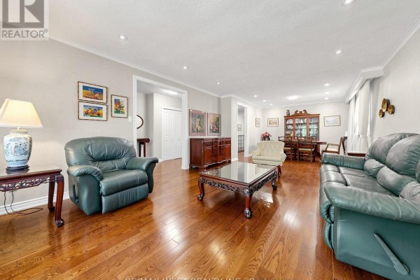 Primary Bedroom - 41 Burnview Crescent, Toronto, ON M1H1B4 Photo 5