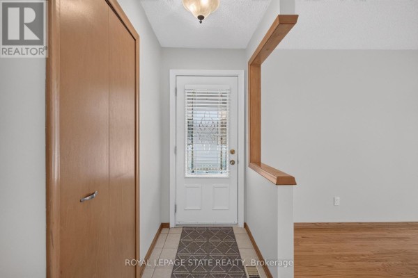 Kitchen - 41 Darlington Drive, Hamilton, ON L9C2L8 Photo 4