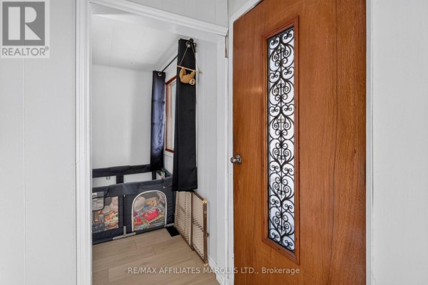 Mud room - 41 Eleventh Street E, Cornwall, ON K6H2Y3 Photo 5