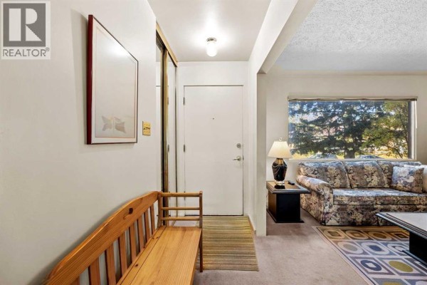 41 Haddock Road Sw, Calgary, AB, photo 2