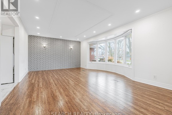 Living room - 41 Hamilton Drive, Newmarket, ON L3Y3E7 Photo 5